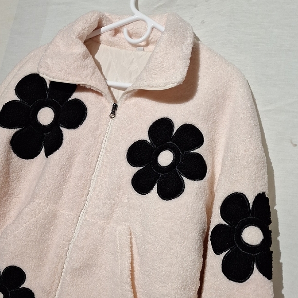 Pink Sherpa Teddy Jacket, Cropped with Black Floral Design, Fashion, Sz 6, NWOT - Picture 3 of 11